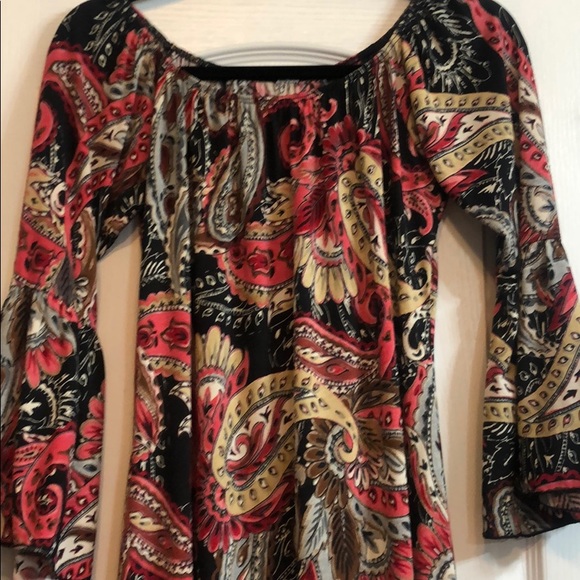 Super Cute Bell Sleeve Tunic - Picture 4 of 4